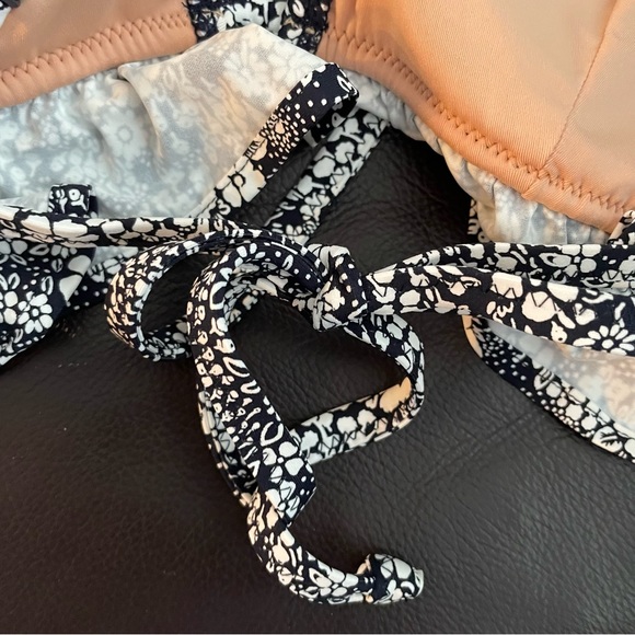 J Crew French Bikini Ruffle Top Bottom Set Navy White Valley Floral Size Medium - Picture 9 of 12